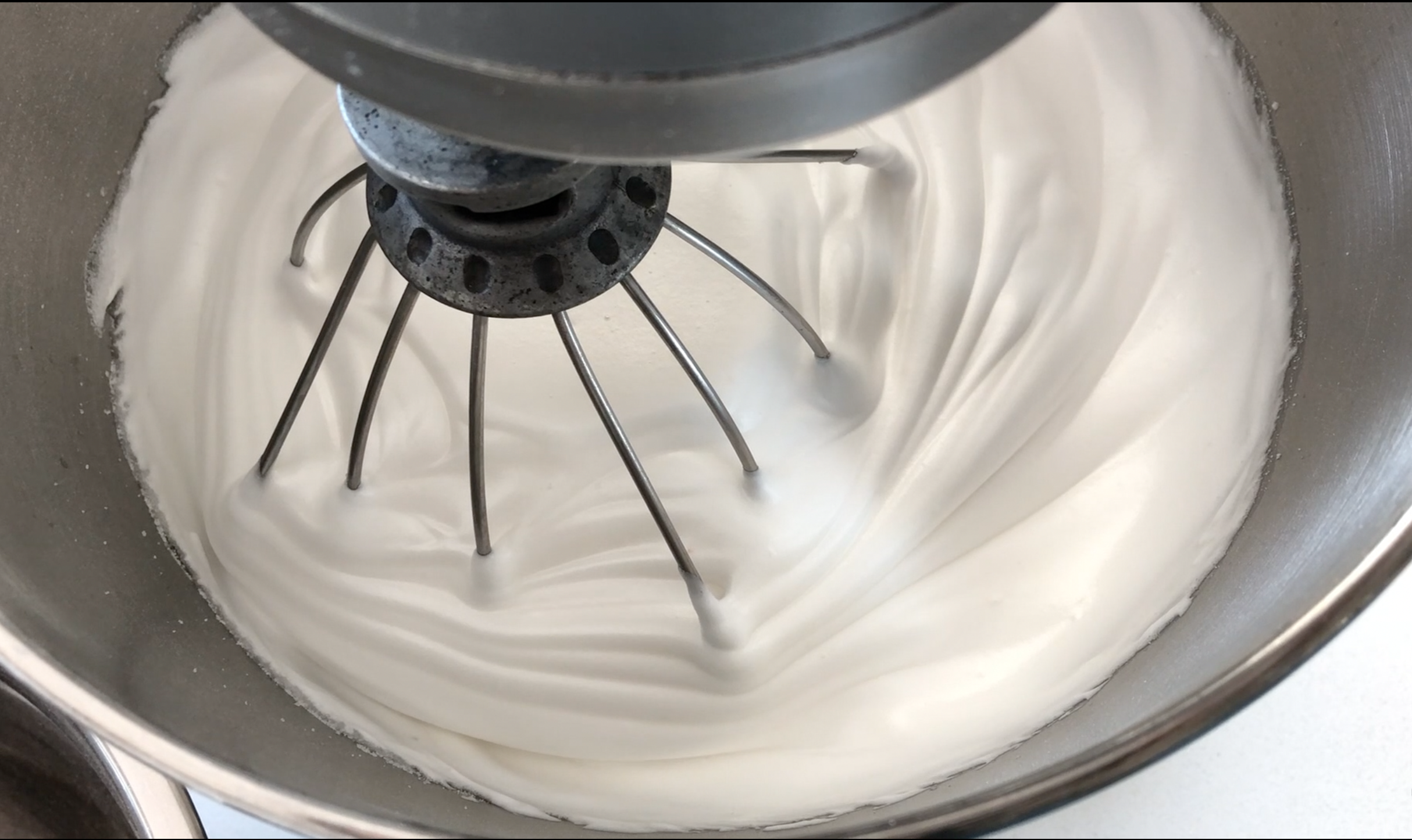 allybakes_vegan_meringue